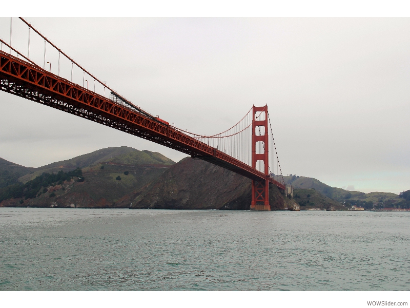 Passing Golden Gate Bridge / 跨过金门大桥